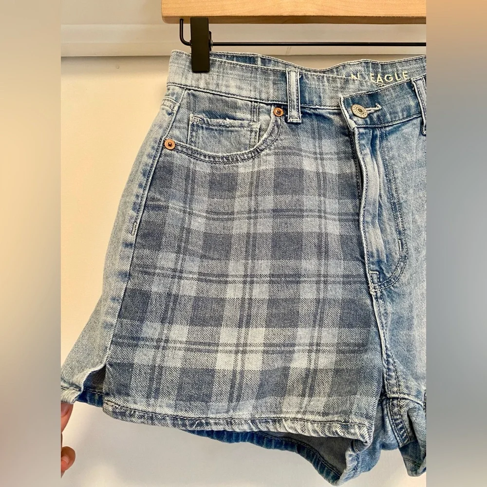 AMERICAN EAGLE Highest Rise Mom Short Crossover Waist Plaid colorblock size 4